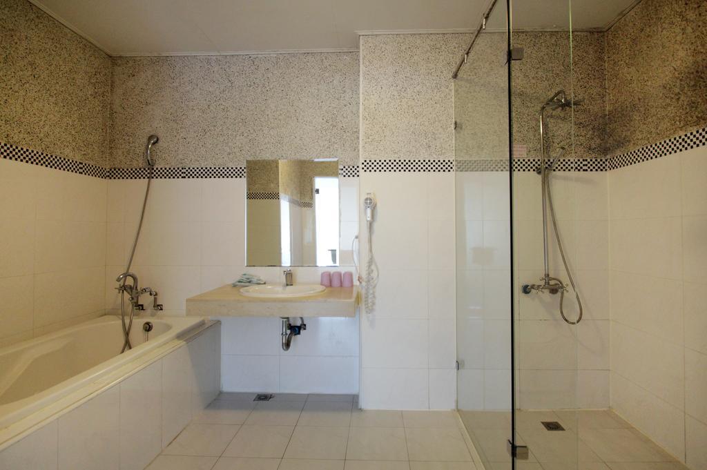 Rainbowtown Hotel Hualian Zewnętrze zdjęcie